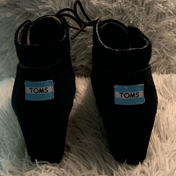 TOMS Black Suede Wedges SIZE 7 - Picture 6 of 6
